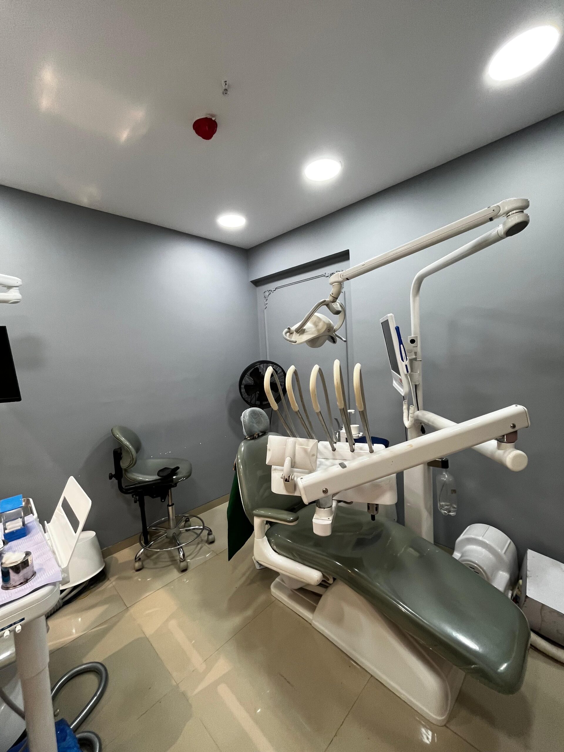 Home Smiling Pearls Dental Clinic 8